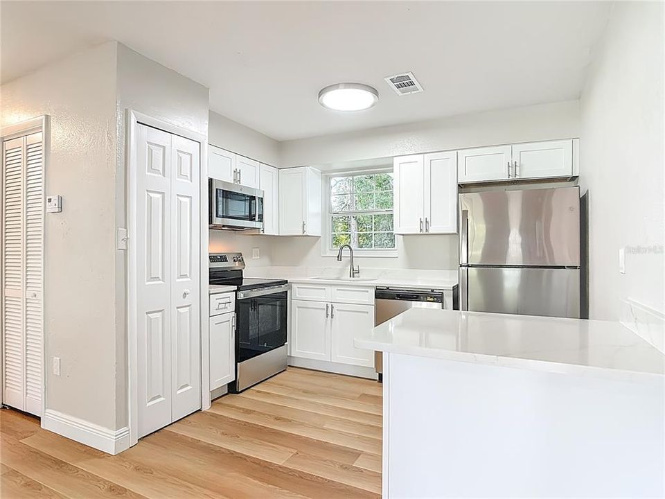 For Sale: $239,000 (3 beds, 1 baths, 1080 Square Feet)