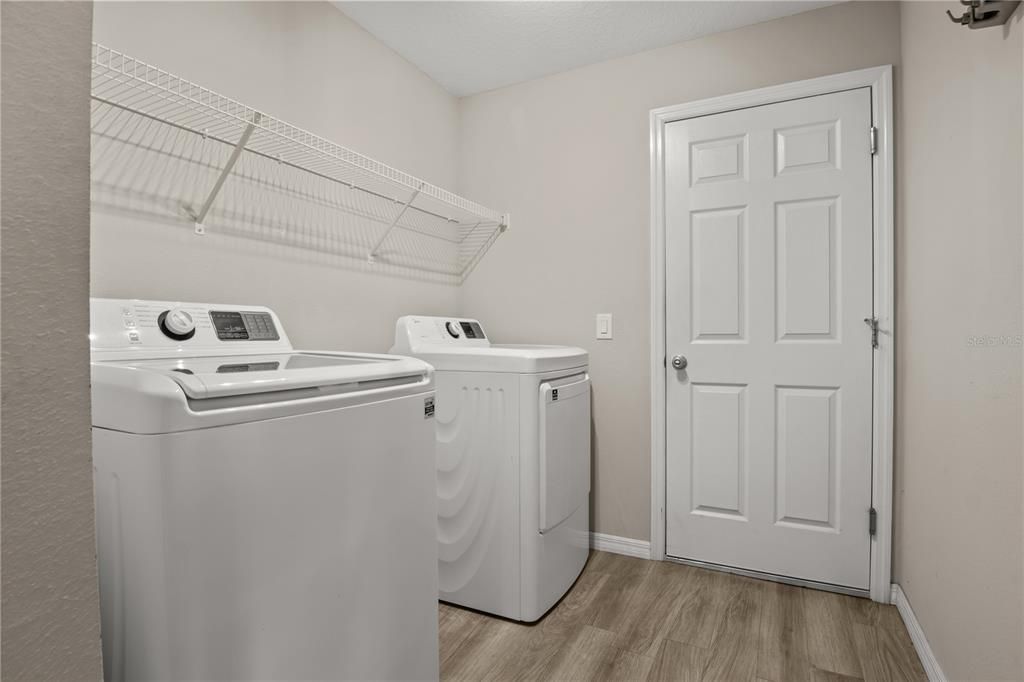 合同活跃: $270,000 (3 贝兹, 2 浴室, 1227 平方英尺)