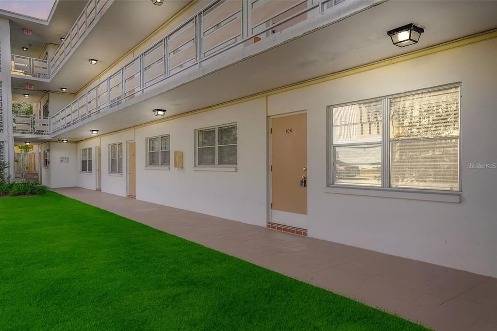 For Rent: $1,499 (1 beds, 1 baths, 636 Square Feet)