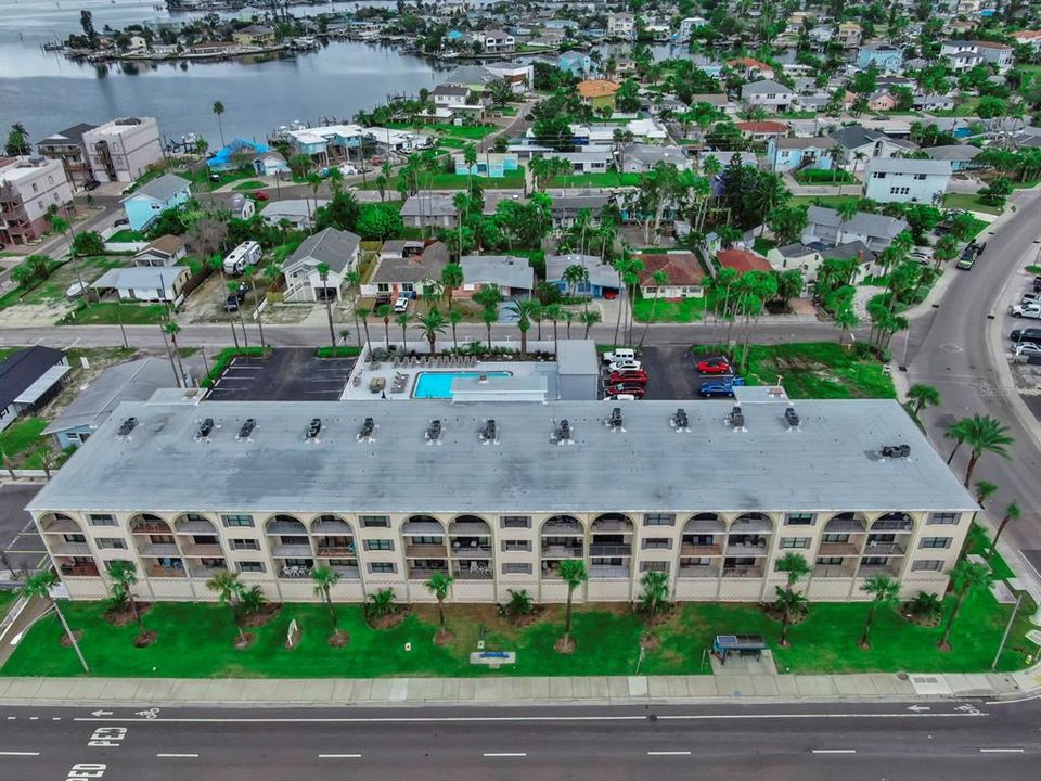 合同活跃: $395,000 (1 贝兹, 1 浴室, 840 平方英尺)