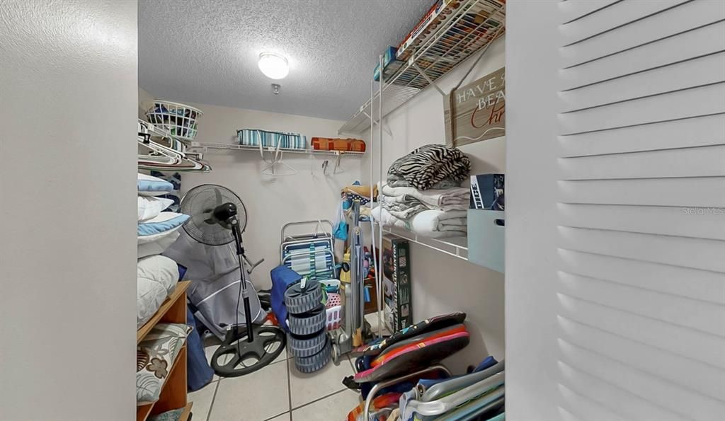 合同活跃: $395,000 (1 贝兹, 1 浴室, 840 平方英尺)