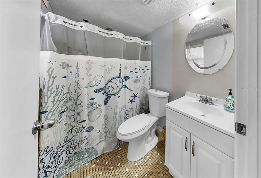 合同活跃: $395,000 (1 贝兹, 1 浴室, 840 平方英尺)