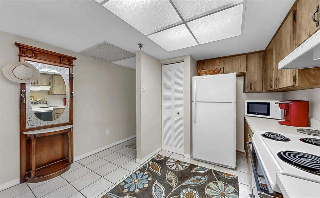 合同活跃: $395,000 (1 贝兹, 1 浴室, 840 平方英尺)