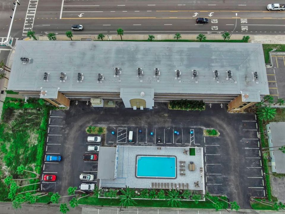 合同活跃: $395,000 (1 贝兹, 1 浴室, 840 平方英尺)