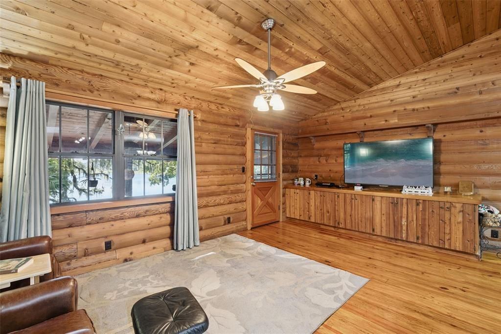 Active With Contract: $325,000 (2 beds, 2 baths, 1704 Square Feet)