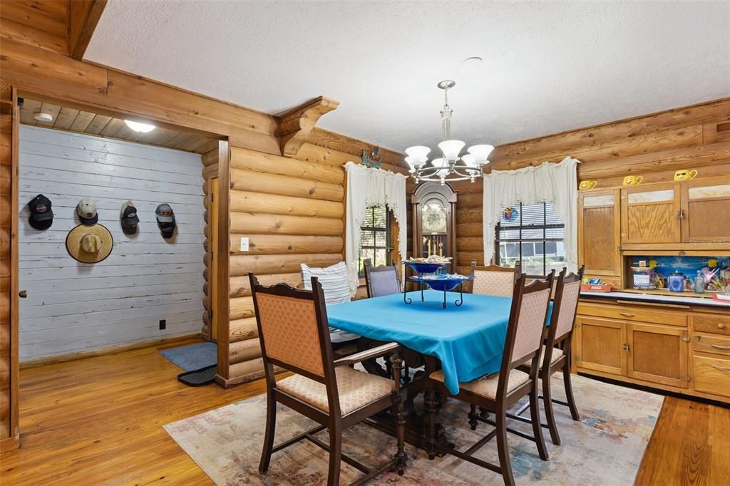 Active With Contract: $325,000 (2 beds, 2 baths, 1704 Square Feet)