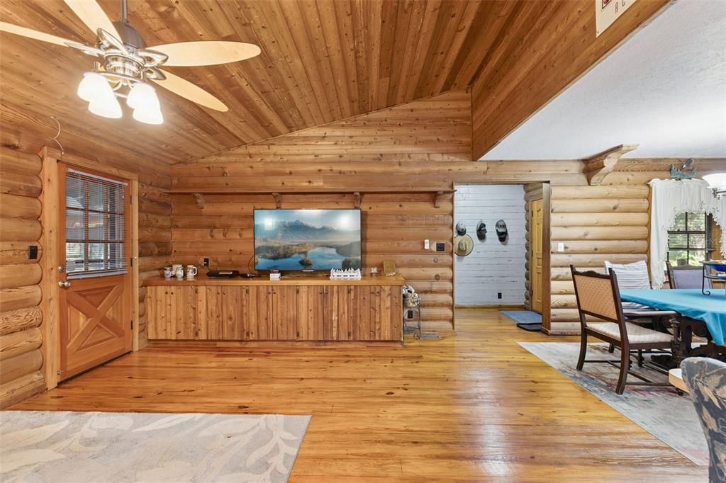 Active With Contract: $325,000 (2 beds, 2 baths, 1704 Square Feet)