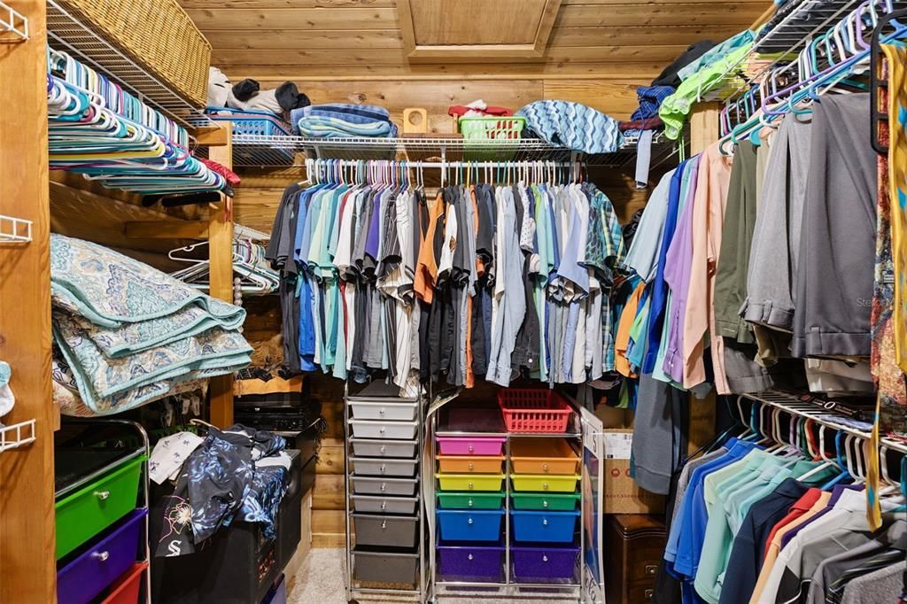 Active With Contract: $325,000 (2 beds, 2 baths, 1704 Square Feet)