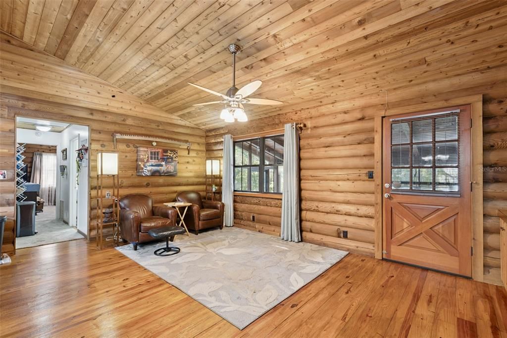 Active With Contract: $325,000 (2 beds, 2 baths, 1704 Square Feet)