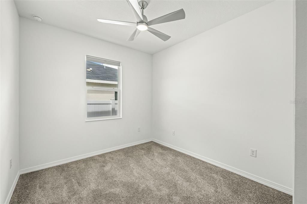 На продажу: $329,999 (4 спален, 2 ванн, 1701 Квадратных фут)