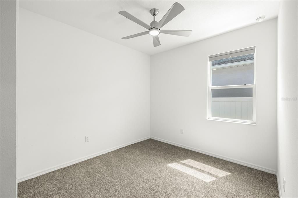 На продажу: $329,999 (4 спален, 2 ванн, 1701 Квадратных фут)