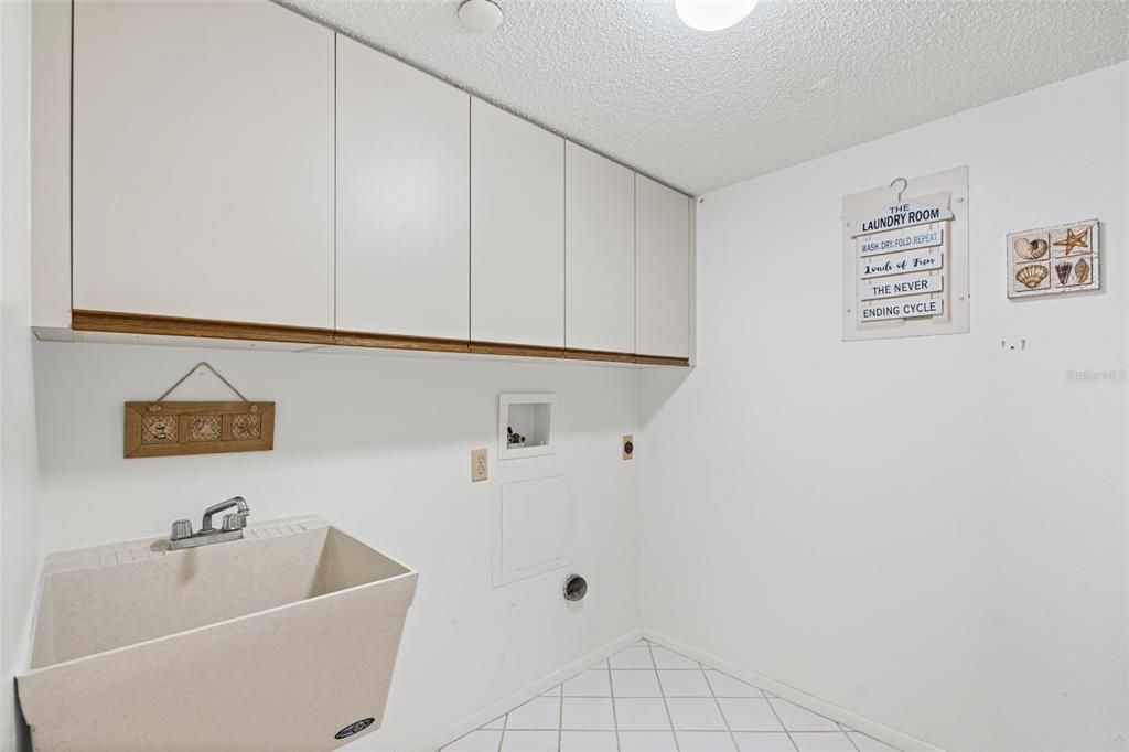 Active With Contract: $200,000 (2 beds, 2 baths, 1256 Square Feet)