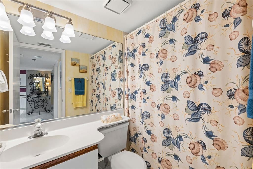 Active With Contract: $200,000 (2 beds, 2 baths, 1256 Square Feet)