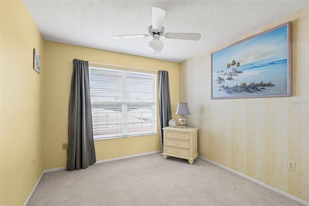 Active With Contract: $200,000 (2 beds, 2 baths, 1256 Square Feet)