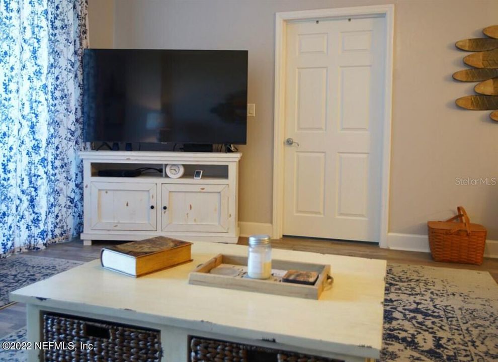 For Sale: $549,800 (3 beds, 2 baths, 1455 Square Feet)