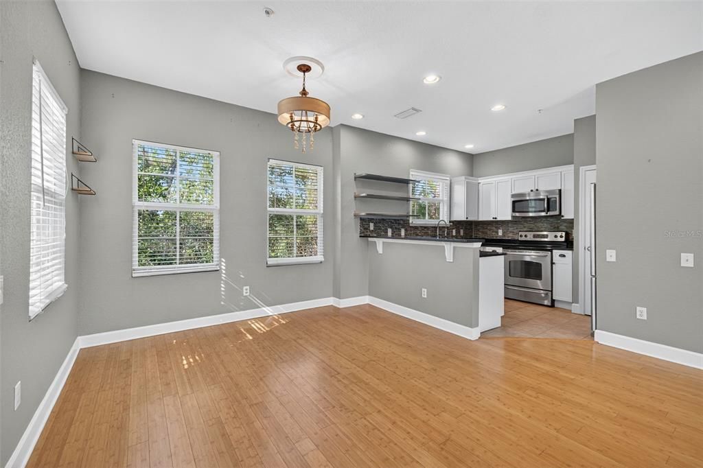 Active With Contract: $339,900 (3 beds, 3 baths, 1680 Square Feet)