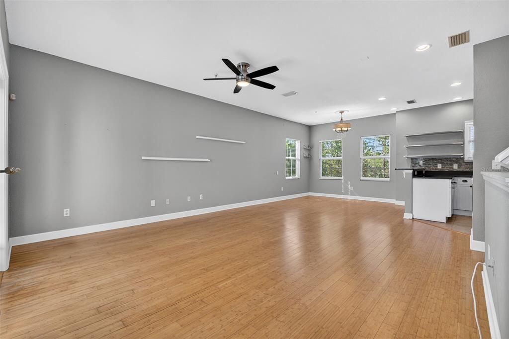 Active With Contract: $339,900 (3 beds, 3 baths, 1680 Square Feet)