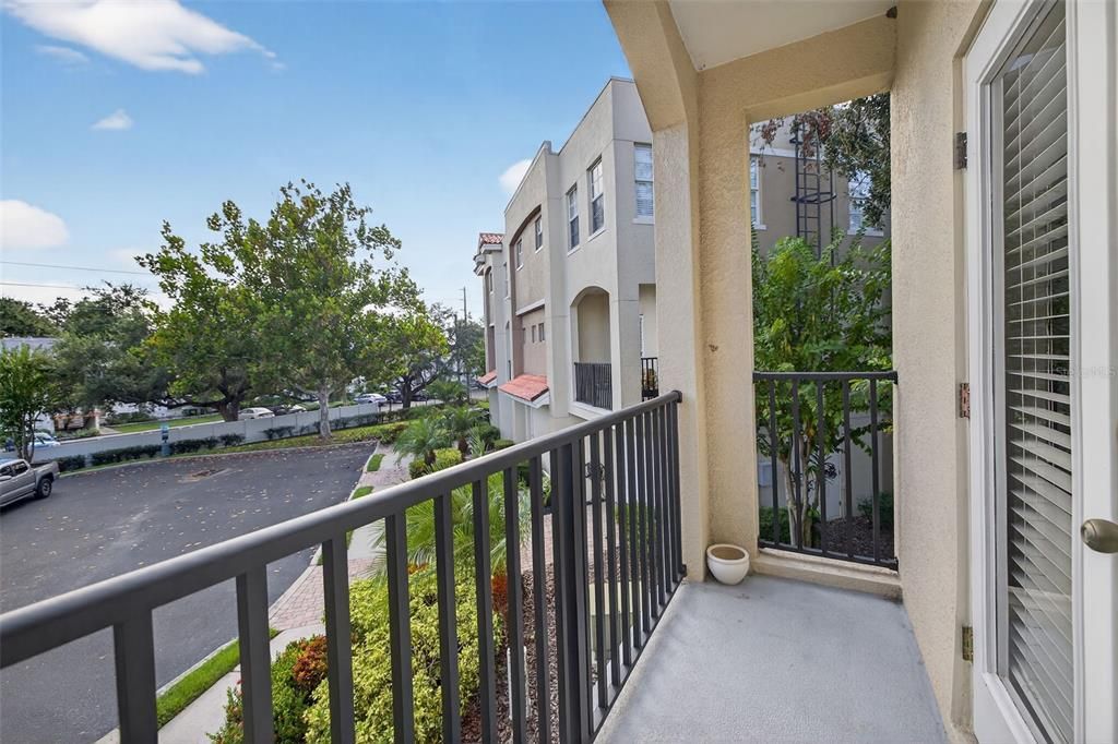 Active With Contract: $339,900 (3 beds, 3 baths, 1680 Square Feet)