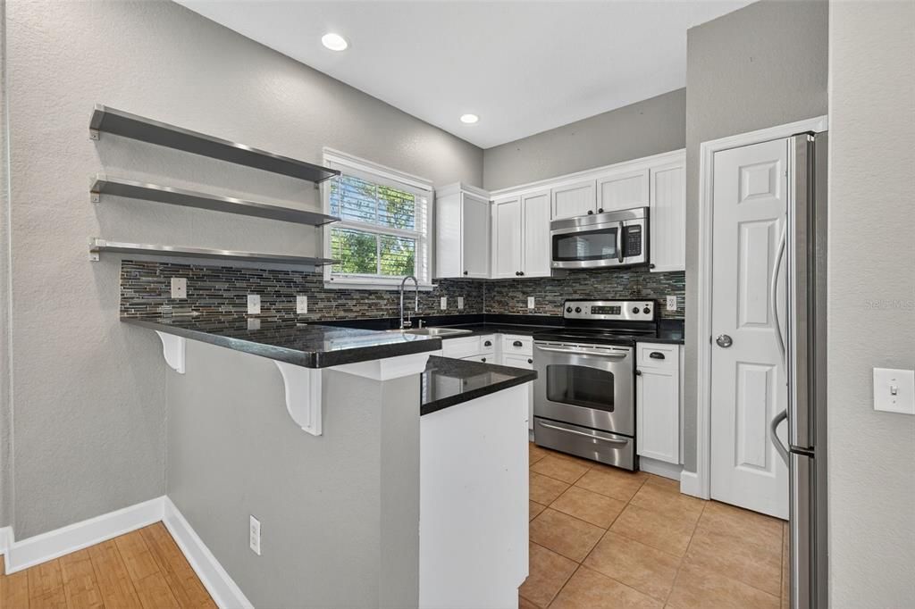 Active With Contract: $339,900 (3 beds, 3 baths, 1680 Square Feet)