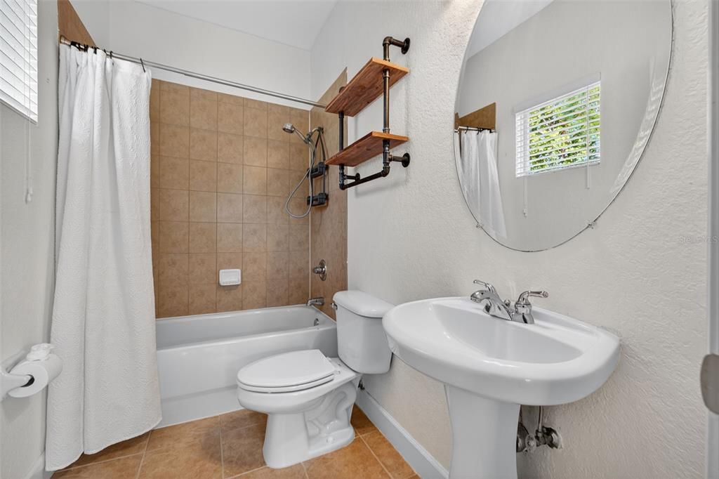 Active With Contract: $339,900 (3 beds, 3 baths, 1680 Square Feet)