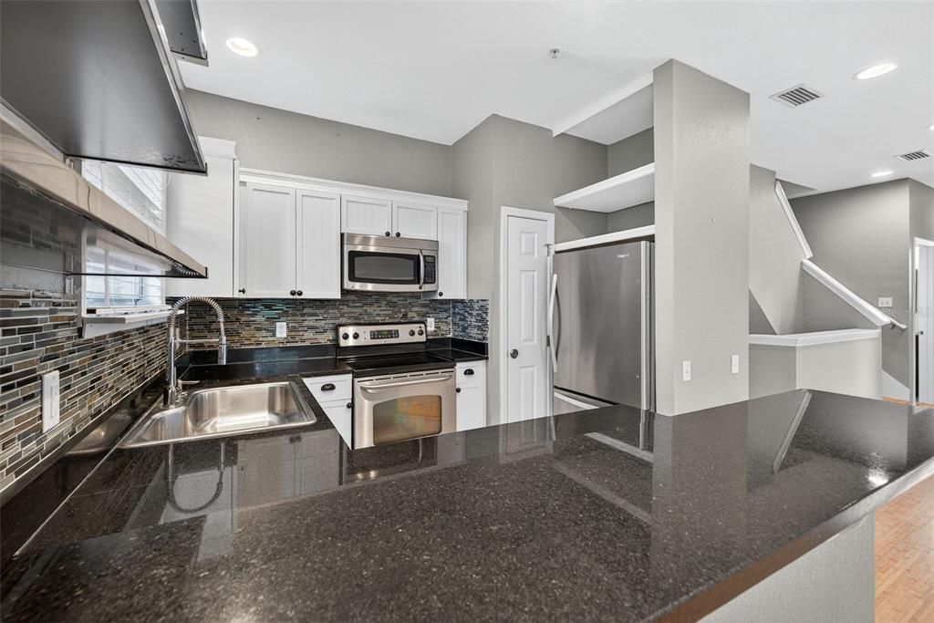 Active With Contract: $339,900 (3 beds, 3 baths, 1680 Square Feet)