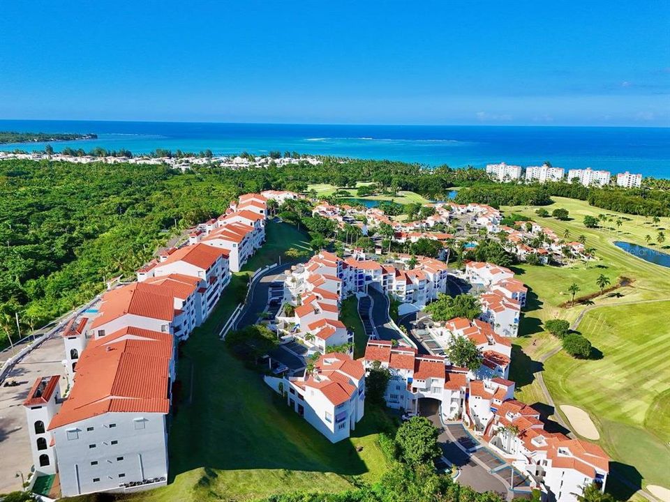 For Sale: $795,000 (3 beds, 3 baths, 1740 Square Feet)