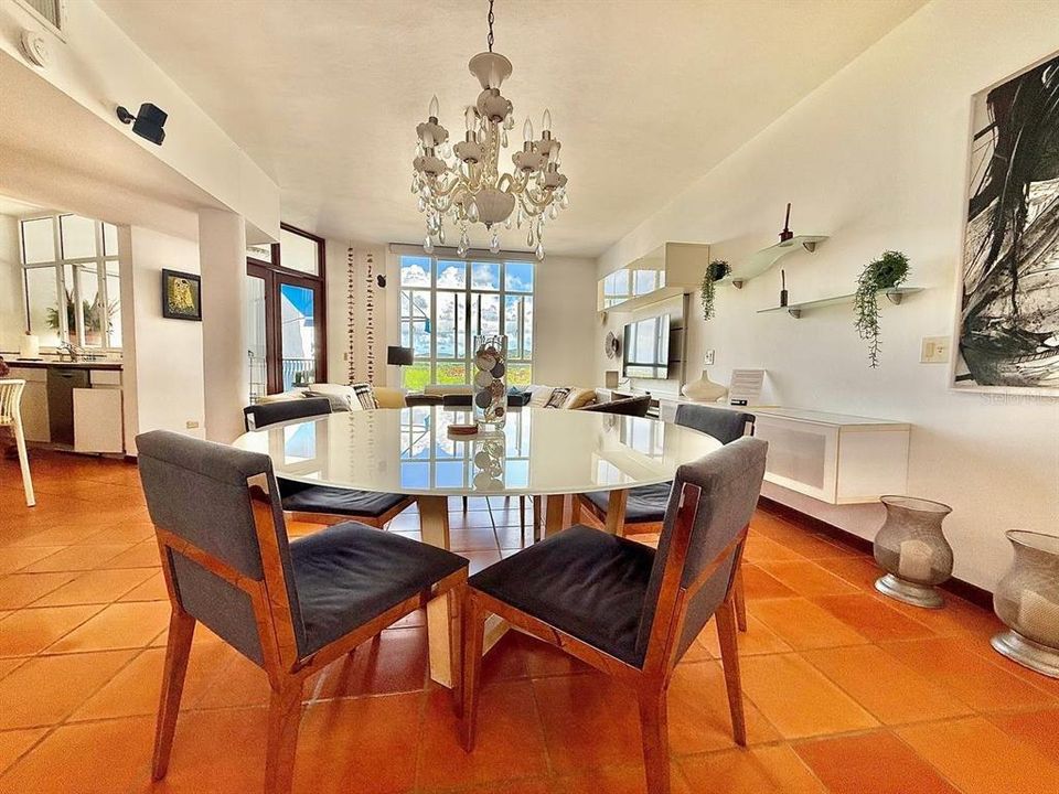 For Sale: $795,000 (3 beds, 3 baths, 1740 Square Feet)