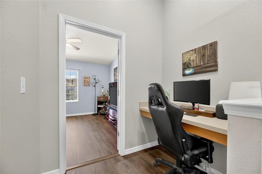 Под контрактом: $235,000 (3 спален, 2 ванн, 1565 Квадратных фут)