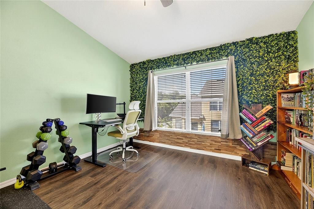 Под контрактом: $235,000 (3 спален, 2 ванн, 1565 Квадратных фут)