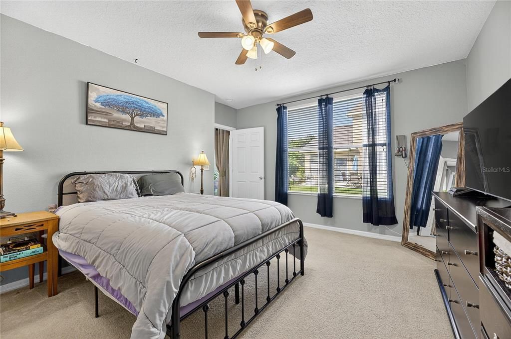 Под контрактом: $235,000 (3 спален, 2 ванн, 1565 Квадратных фут)