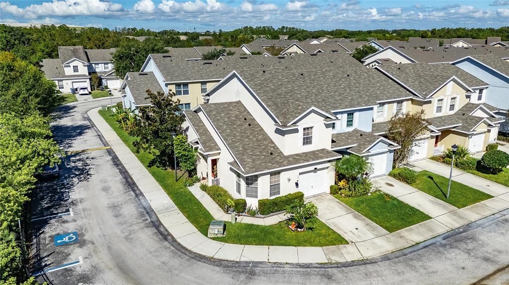 Под контрактом: $235,000 (3 спален, 2 ванн, 1565 Квадратных фут)