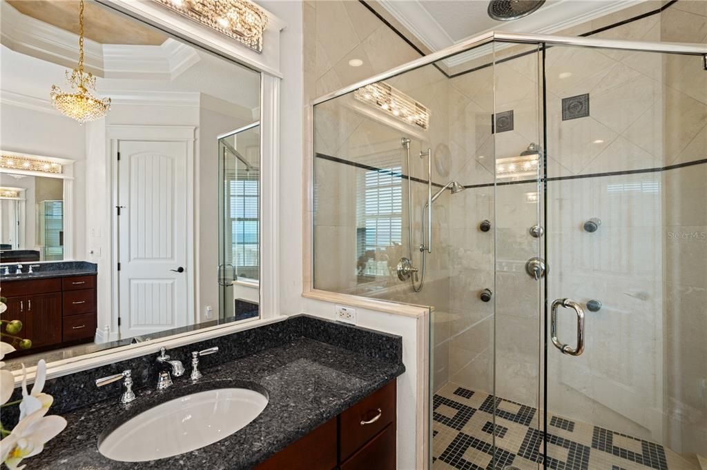 待售: $3,795,000 (6 贝兹, 5 浴室, 5324 平方英尺)