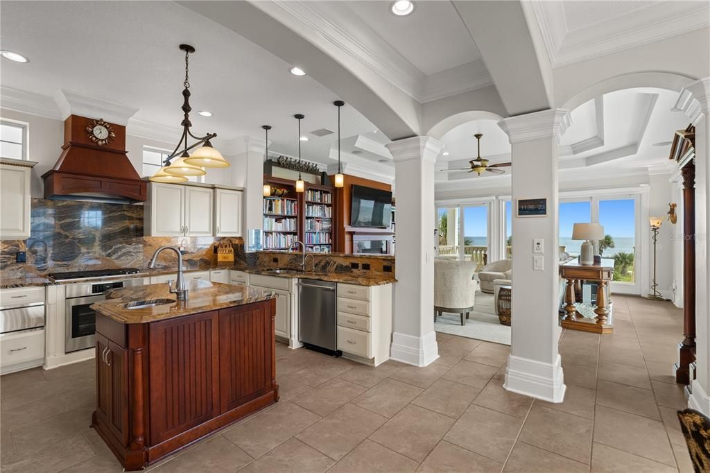 待售: $3,795,000 (6 贝兹, 5 浴室, 5324 平方英尺)