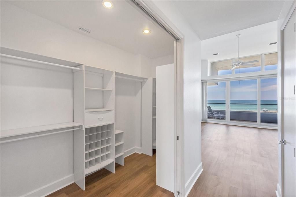 出租: $19,975 (4 贝兹, 4 浴室, 4236 平方英尺)