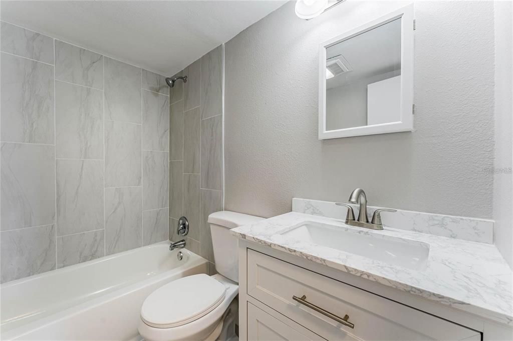 待售: $280,000 (2 贝兹, 2 浴室, 1242 平方英尺)