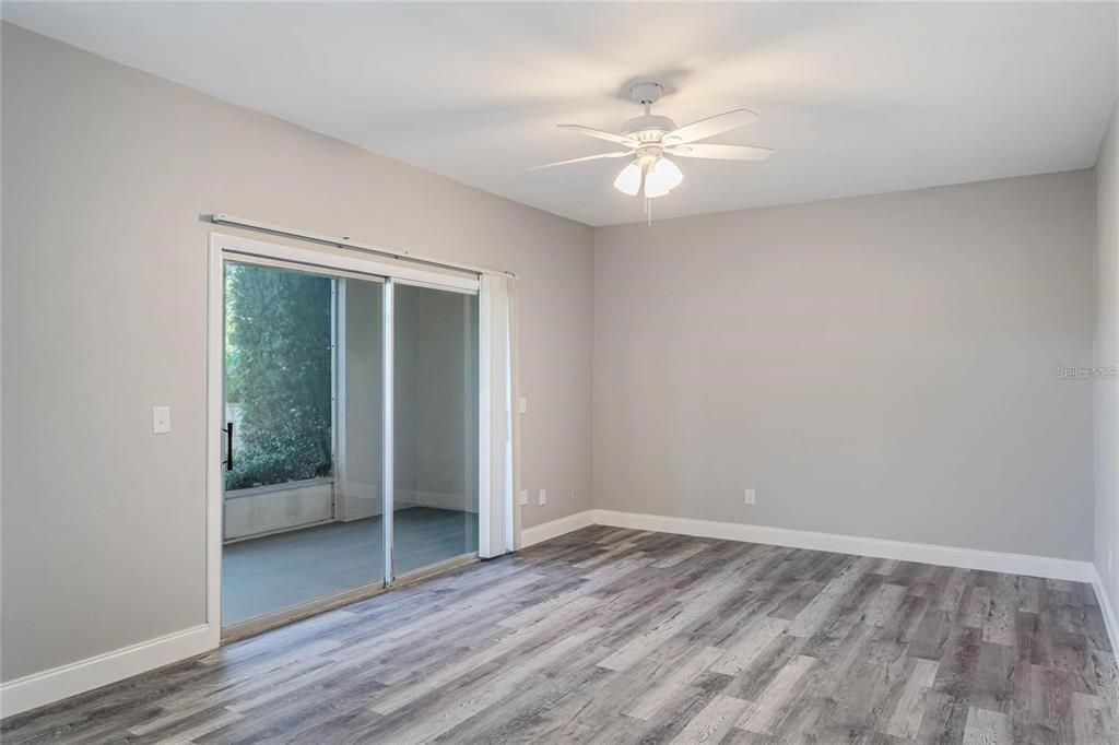 待售: $280,000 (2 贝兹, 2 浴室, 1242 平方英尺)