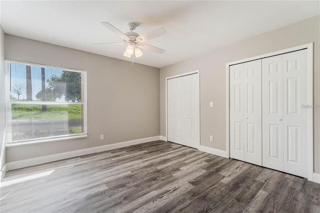 待售: $280,000 (2 贝兹, 2 浴室, 1242 平方英尺)