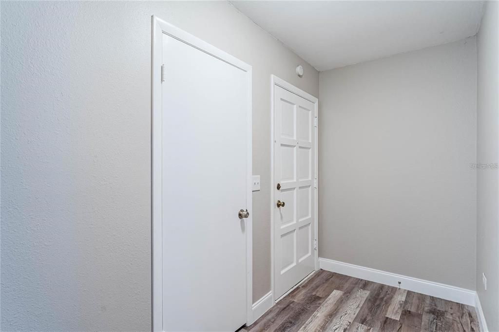 待售: $280,000 (2 贝兹, 2 浴室, 1242 平方英尺)