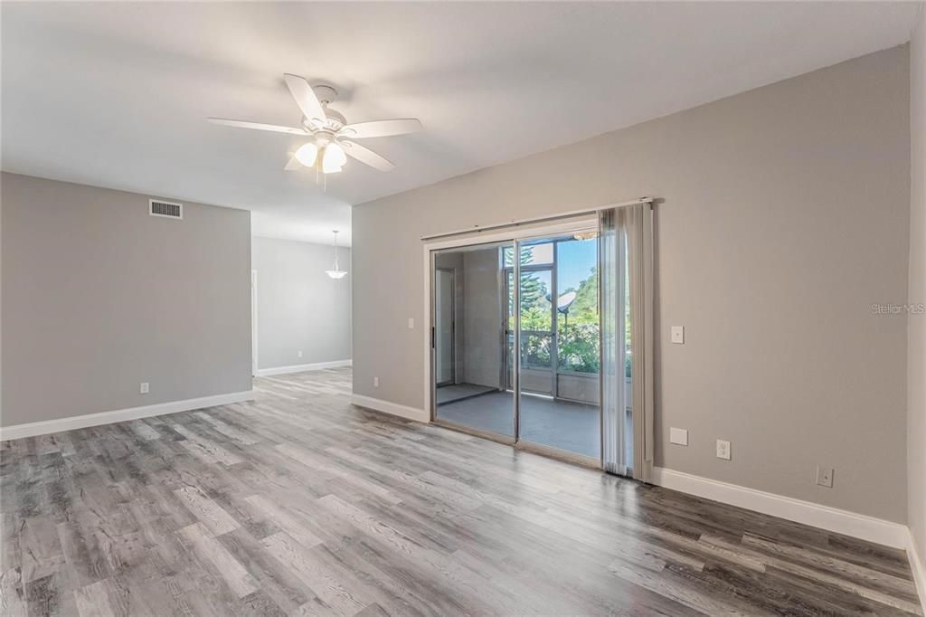 待售: $280,000 (2 贝兹, 2 浴室, 1242 平方英尺)