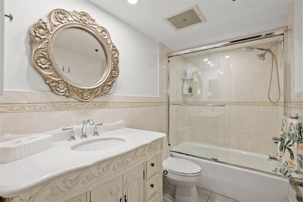 出租: $5,995 (3 贝兹, 3 浴室, 1970 平方英尺)