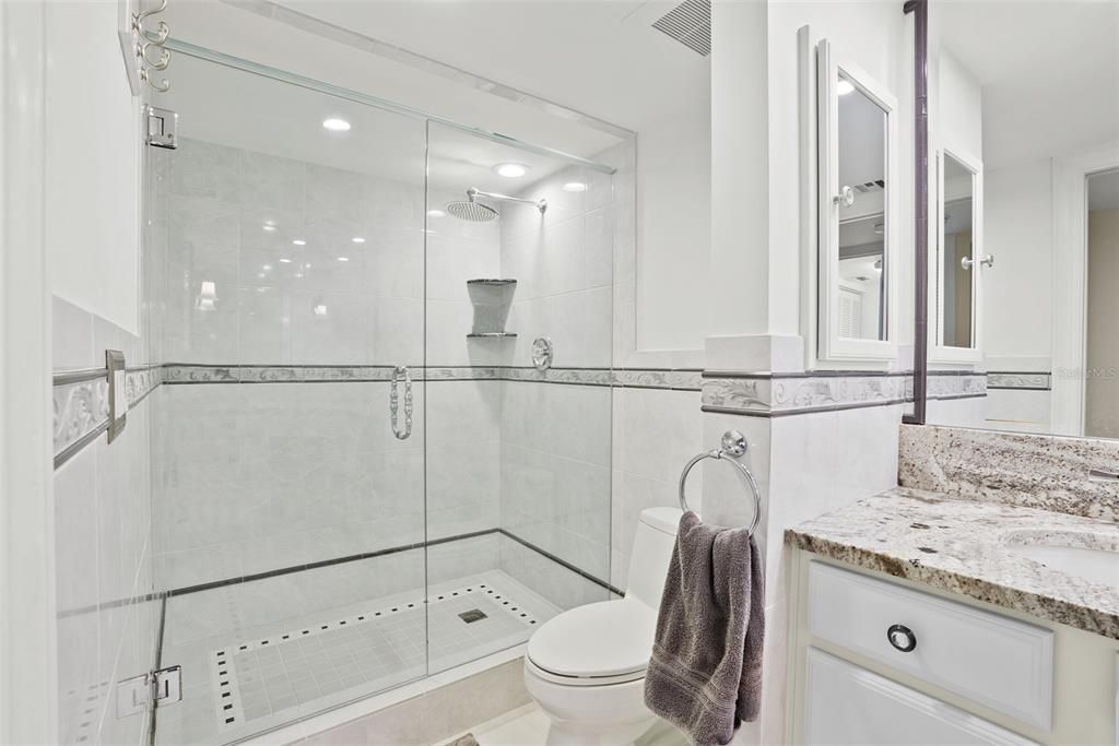 出租: $5,995 (3 贝兹, 3 浴室, 1970 平方英尺)