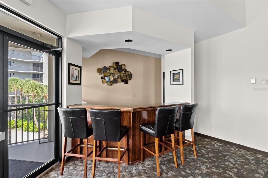 出租: $5,995 (3 贝兹, 3 浴室, 1970 平方英尺)