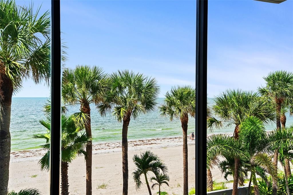 出租: $5,995 (3 贝兹, 3 浴室, 1970 平方英尺)