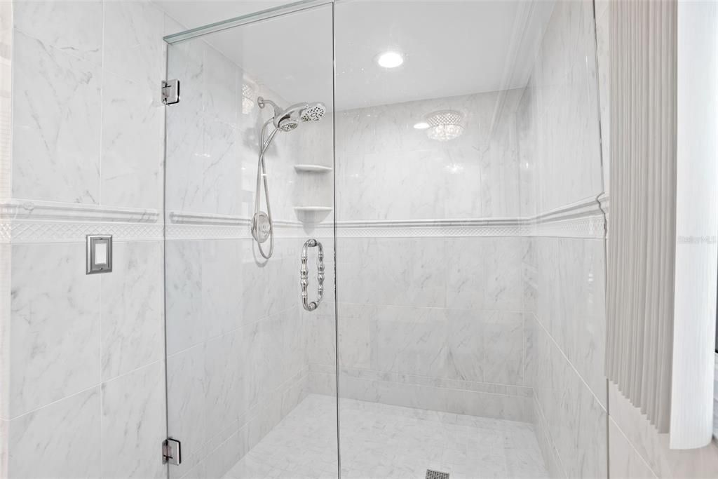 出租: $5,995 (3 贝兹, 3 浴室, 1970 平方英尺)