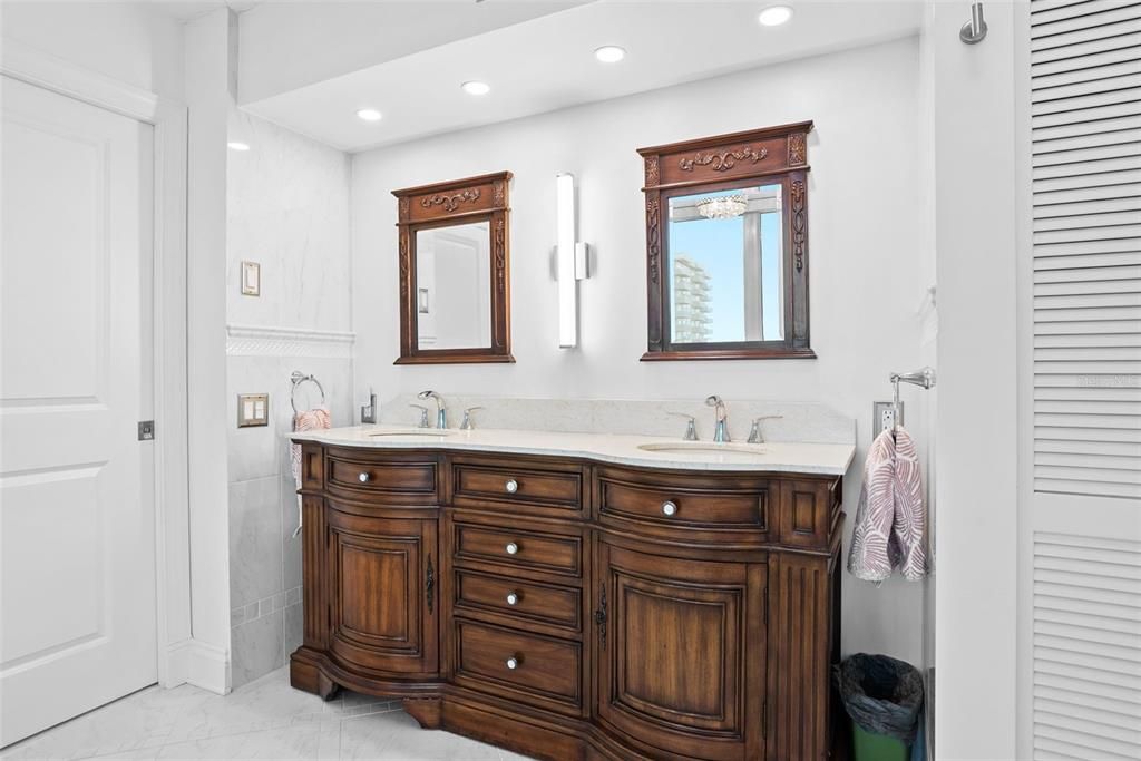 出租: $5,995 (3 贝兹, 3 浴室, 1970 平方英尺)