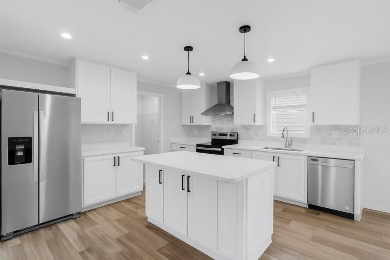 For Sale: $265,600 (2 beds, 2 baths, 1286 Square Feet)