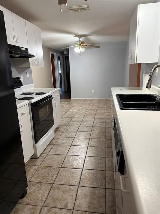 出租: $1,500 (3 贝兹, 2 浴室, 1072 平方英尺)