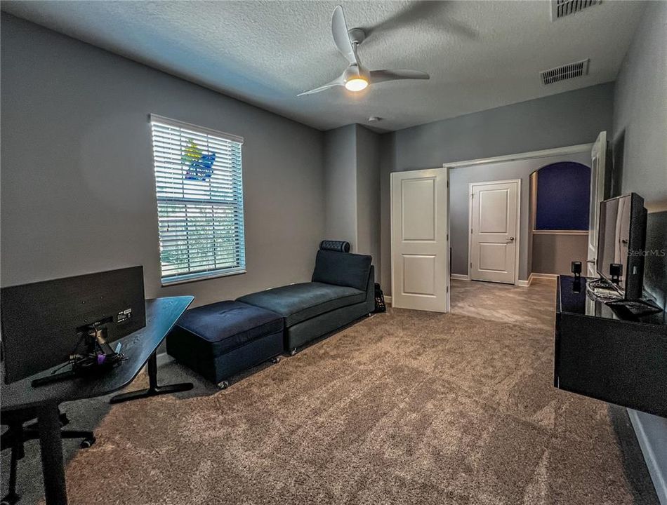 Activo con contrato: $339,900 (3 camas, 2 baños, 1854 Pies cuadrados)