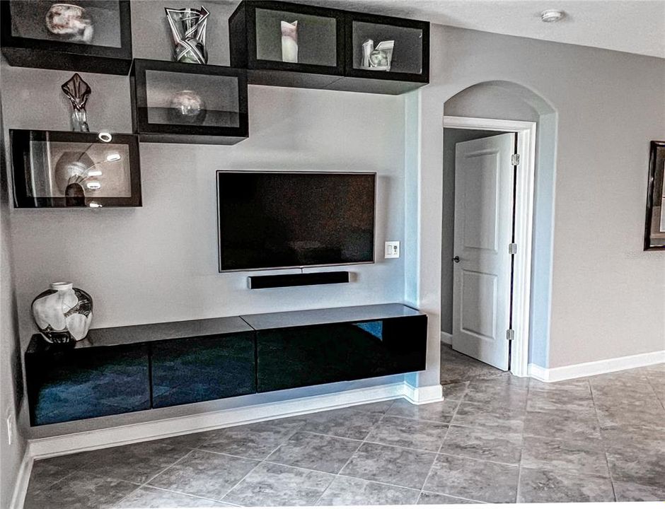 Activo con contrato: $339,900 (3 camas, 2 baños, 1854 Pies cuadrados)