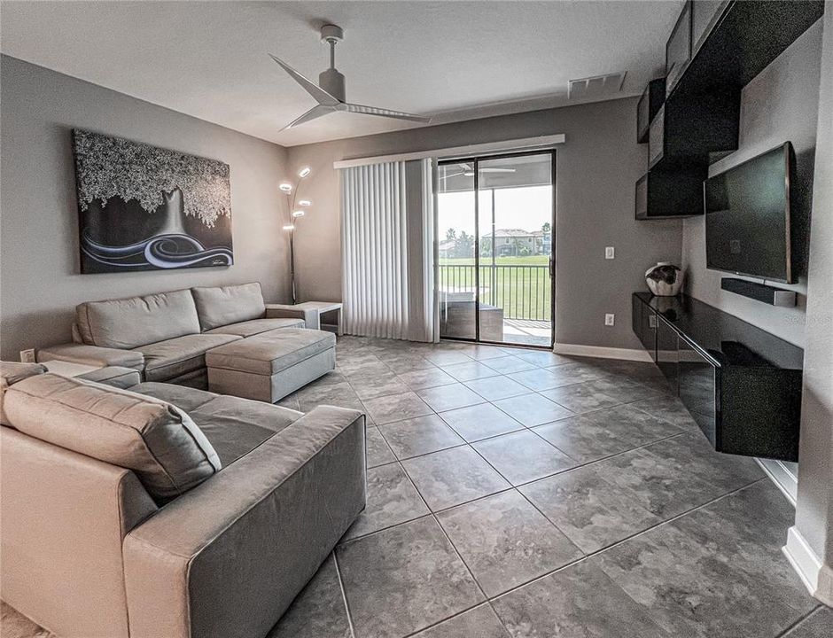 Activo con contrato: $339,900 (3 camas, 2 baños, 1854 Pies cuadrados)